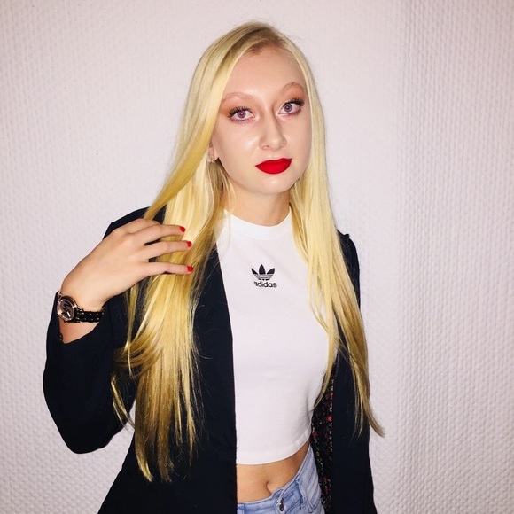 Share Game Tops - Small town mom & daughter striving as resellers...